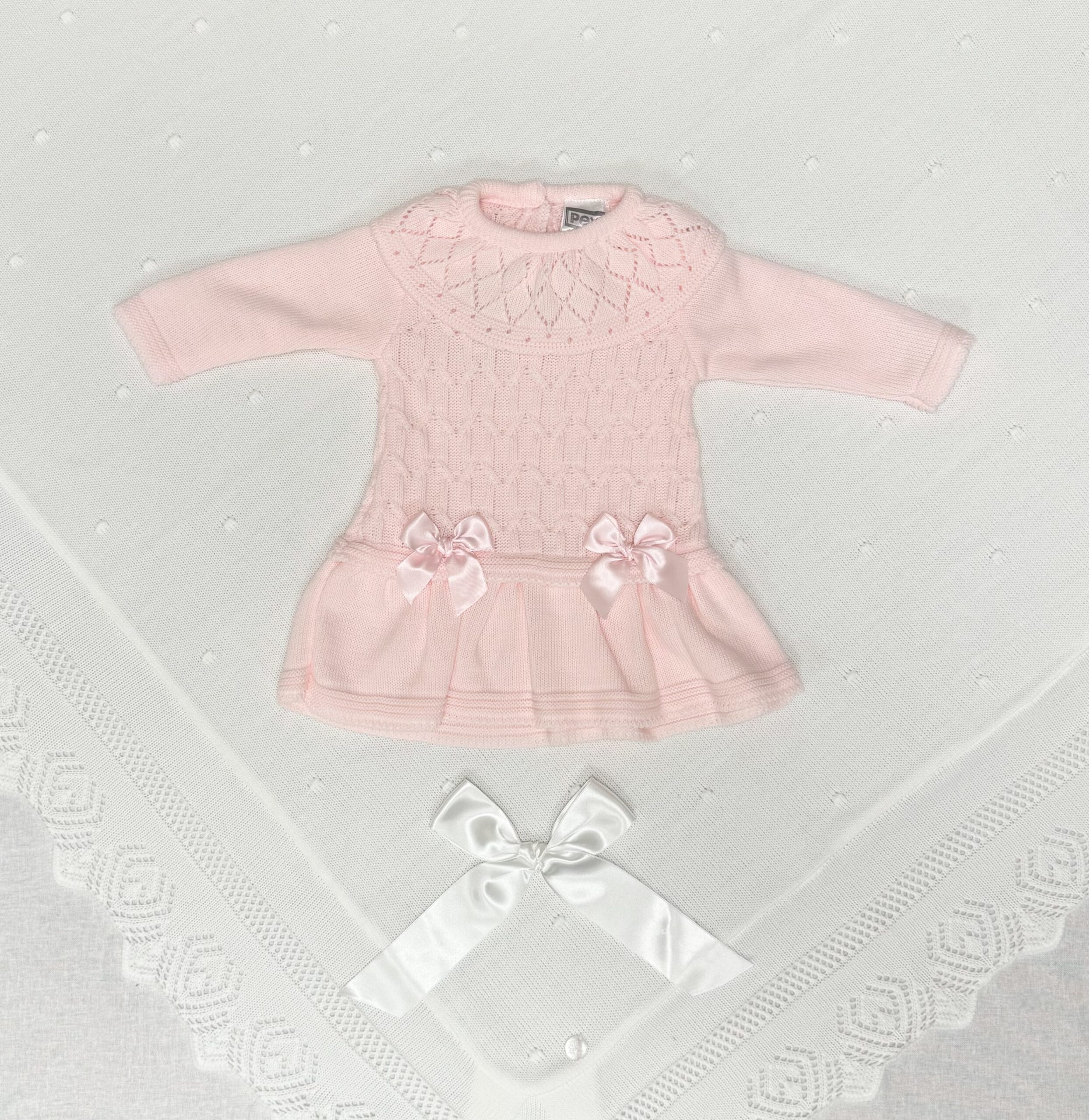 Strikket Babykjole med Sløyfer - Bilde 2
