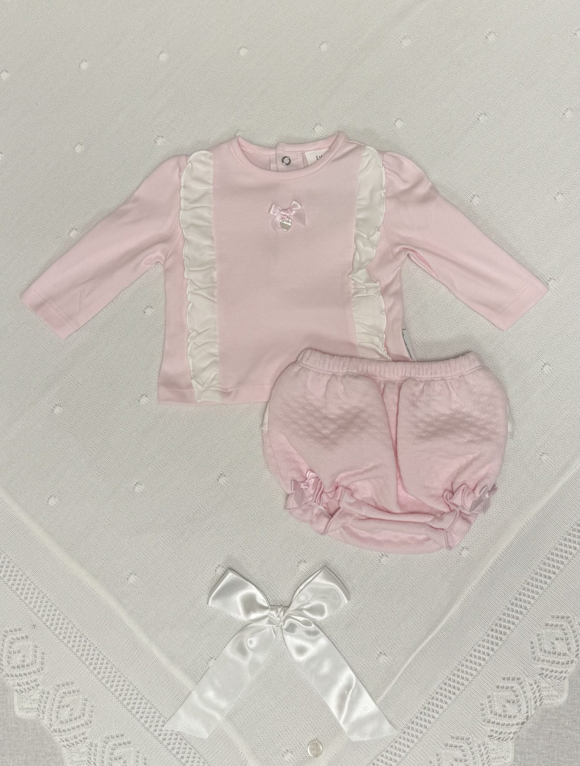 To delt sett med volangdetaljer og sløyfe - Bilde 3