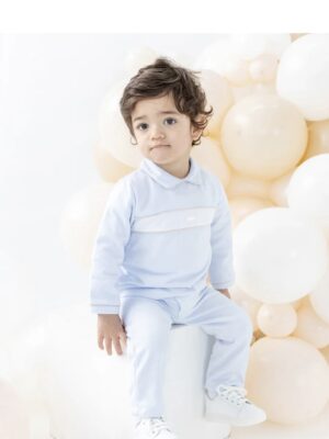 To delt sett med krage