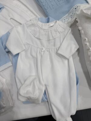 Babyheldress med blondekrage