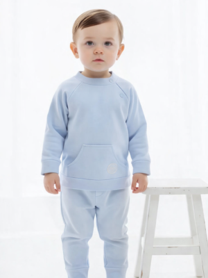 Todelt sett lyseblå