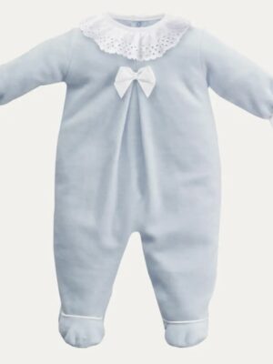 Heldress med blondekrage og sløyfe